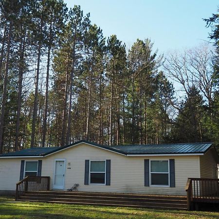 The Green Lake Getaway - Shared Lake Access! Interlochen Εξωτερικό φωτογραφία