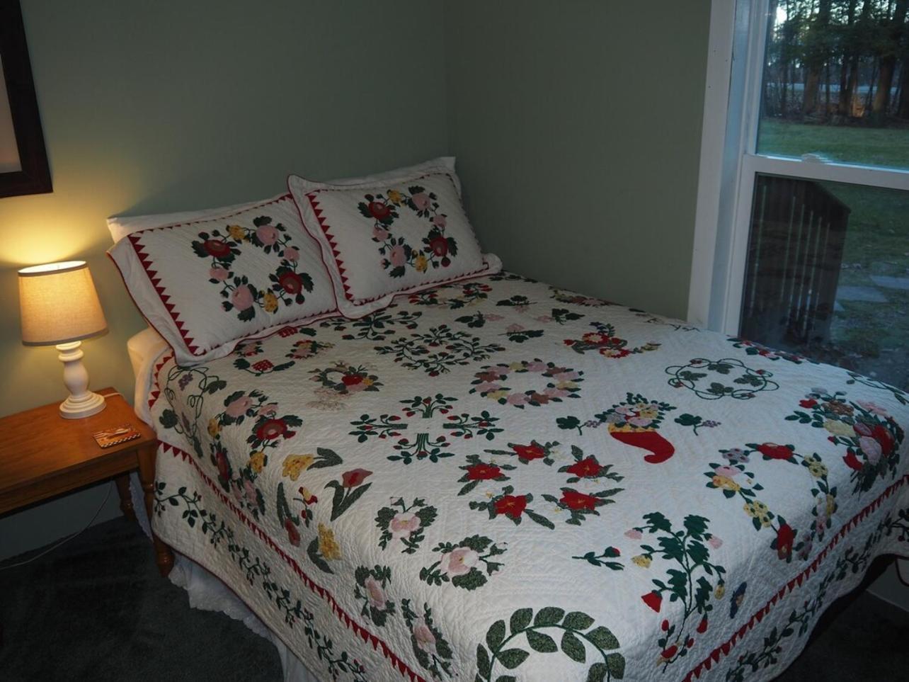 The Green Lake Getaway - Shared Lake Access! Interlochen Εξωτερικό φωτογραφία