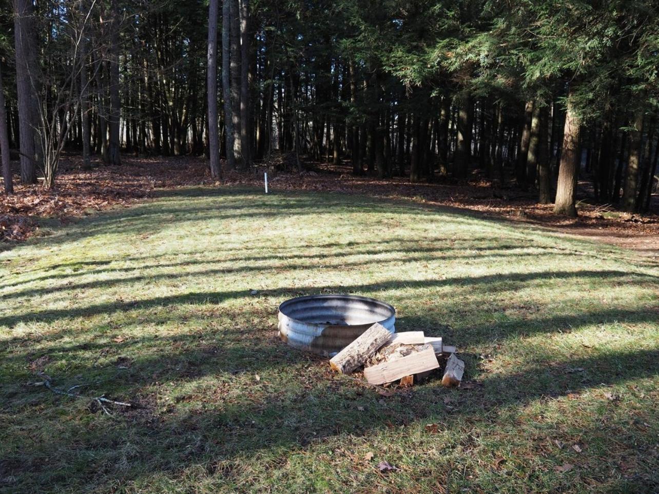 The Green Lake Getaway - Shared Lake Access! Interlochen Εξωτερικό φωτογραφία