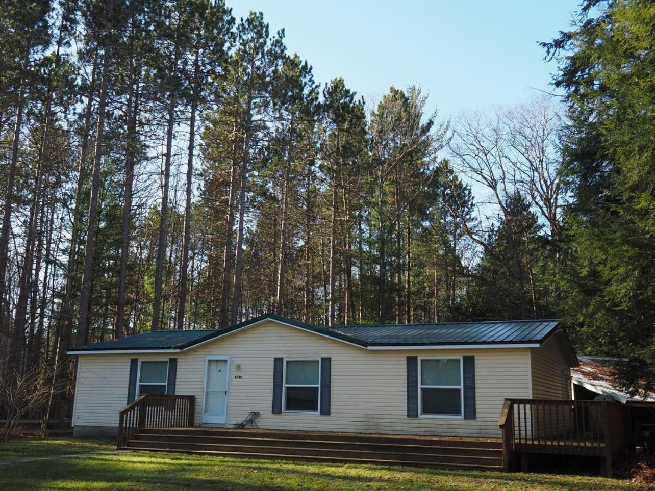 The Green Lake Getaway - Shared Lake Access! Interlochen Εξωτερικό φωτογραφία